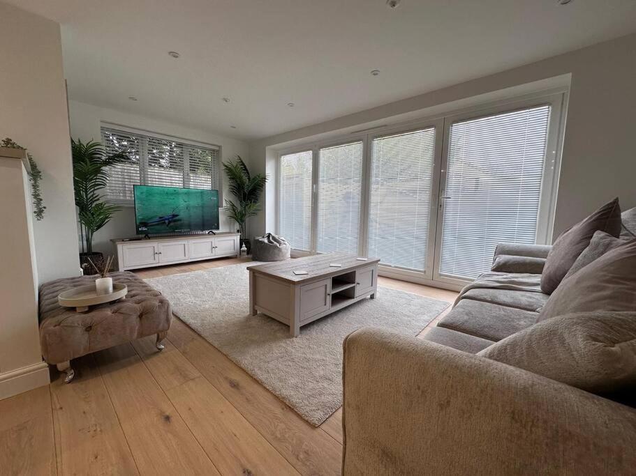 2Bed Ground Floor Flat + Garden Daire Sunningwell Dış mekan fotoğraf