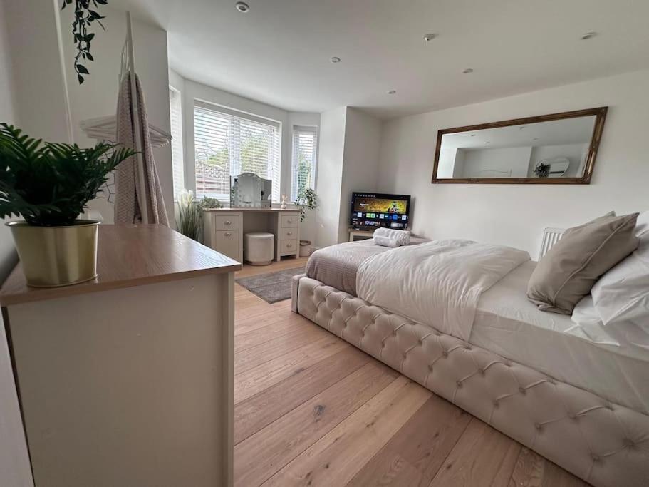 2Bed Ground Floor Flat + Garden Daire Sunningwell Dış mekan fotoğraf