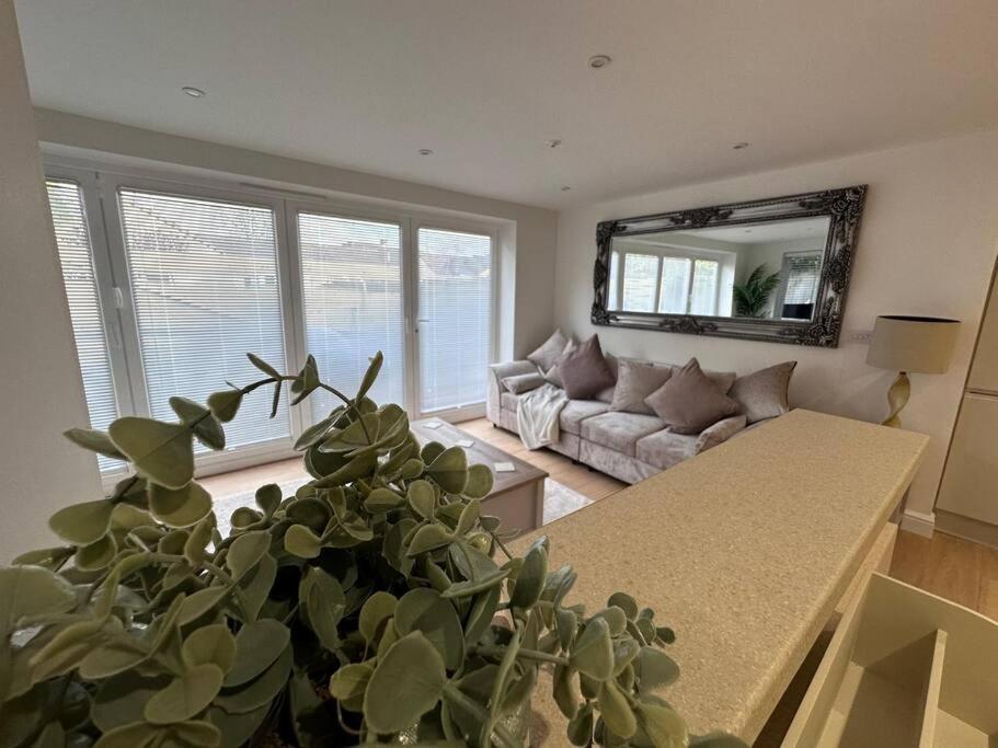 2Bed Ground Floor Flat + Garden Daire Sunningwell Dış mekan fotoğraf