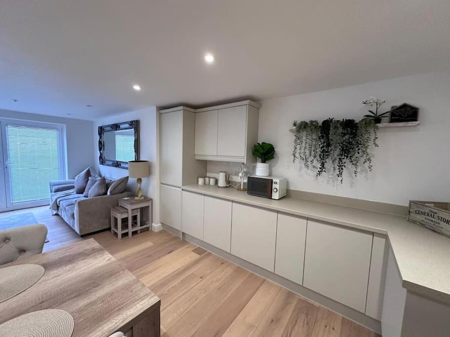 2Bed Ground Floor Flat + Garden Daire Sunningwell Dış mekan fotoğraf